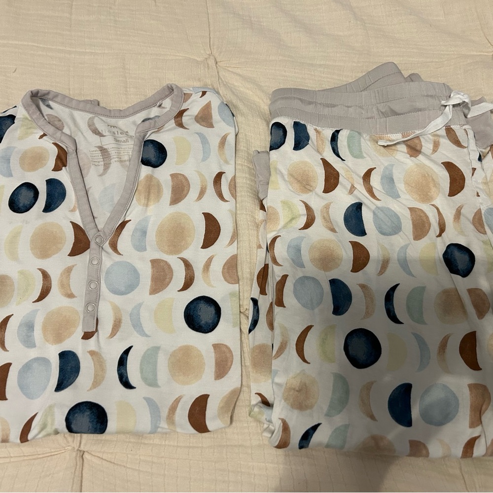Little Sleepies women’s size small pj set